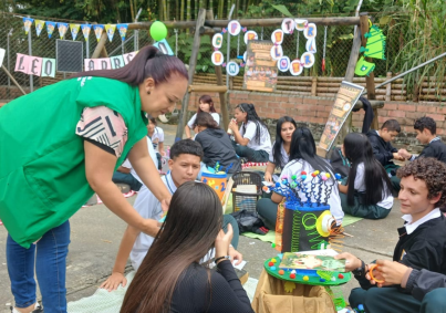 Biblioteca Pública Carmelina Soto fortalece la lectura con entrega de colección “Leer es mi cuento 2025”