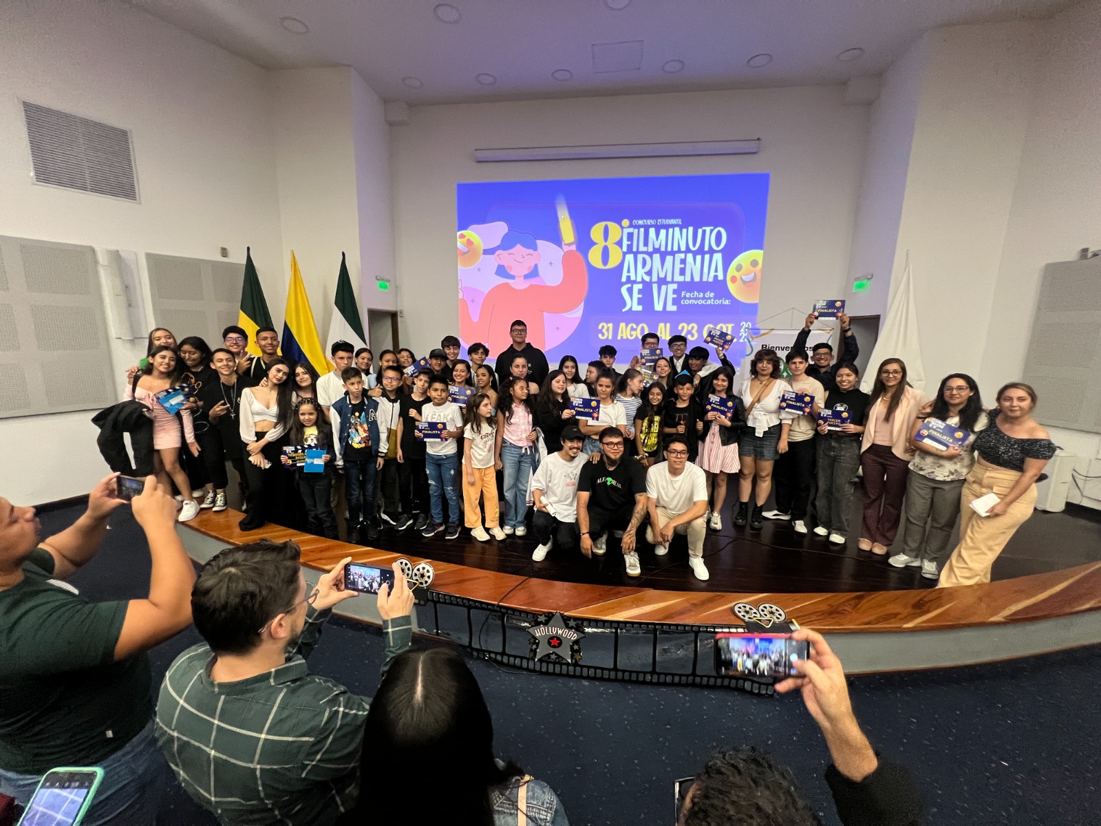 Afiche de Inscríbete en el 9° Concurso Estudiantil Filminuto